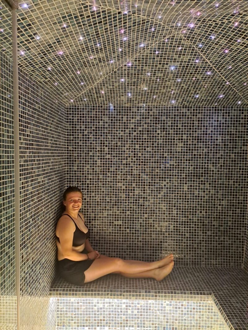 3 Hours of Relaxation with Hot Jacuzzi, Sauna & Steam Room